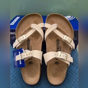 Birkenstock Mayari nubuck in ecru, size 36